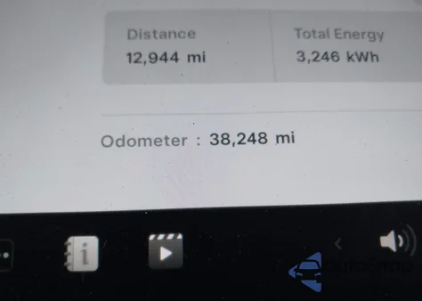 2021 Tesla Model 3 Long Range Dual Motor All-Wheel Drive z USA, uszkodzony, nr VIN 5YJ3E1EB7MF031445